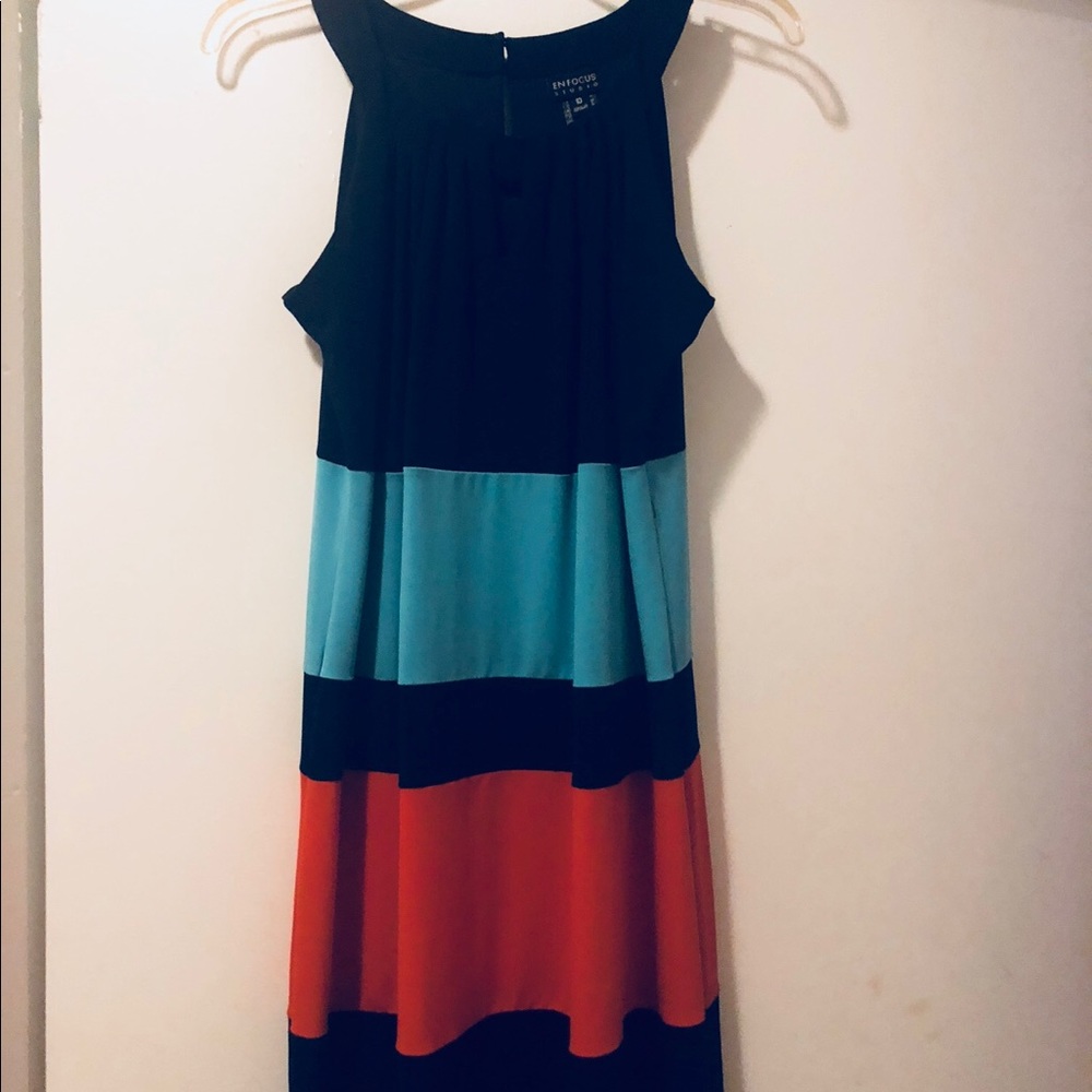 I’m selling a Casual to dressy dress